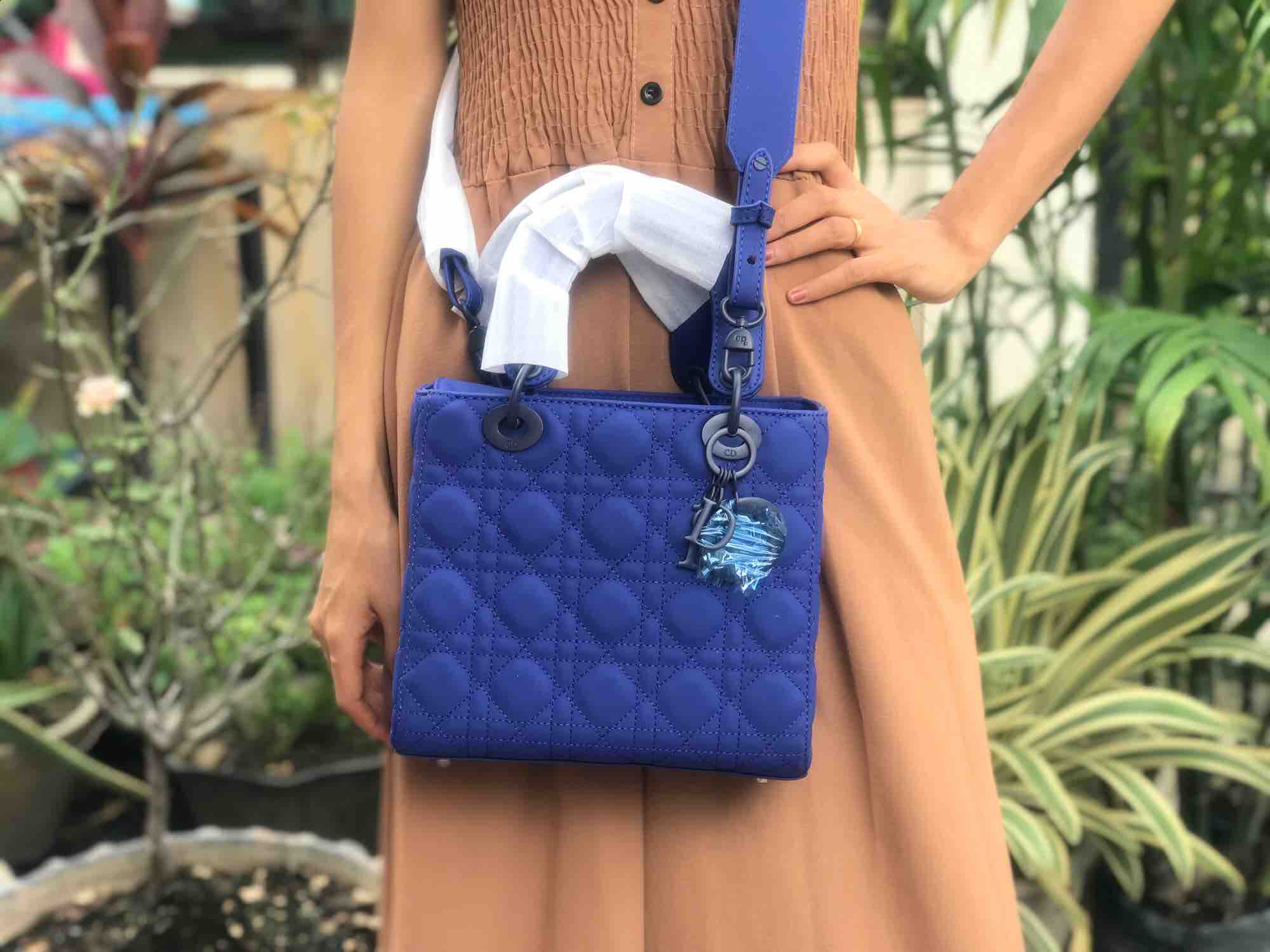 price of lady dior medium bag